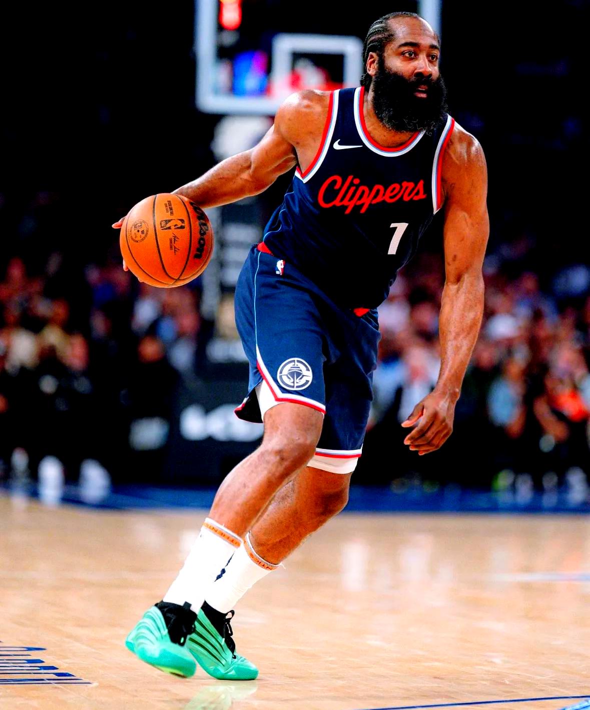 kok体育官网app下载-洛杉矶快船迎来里程碑备战NBA常规赛窗口期里尔官宣签约之后，洛杉矶快船篮板制胜的简单介绍